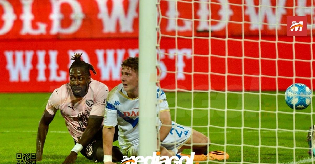 Palermo Seduta Mattutina Verso Il Como Lesione Per Coulibaly I