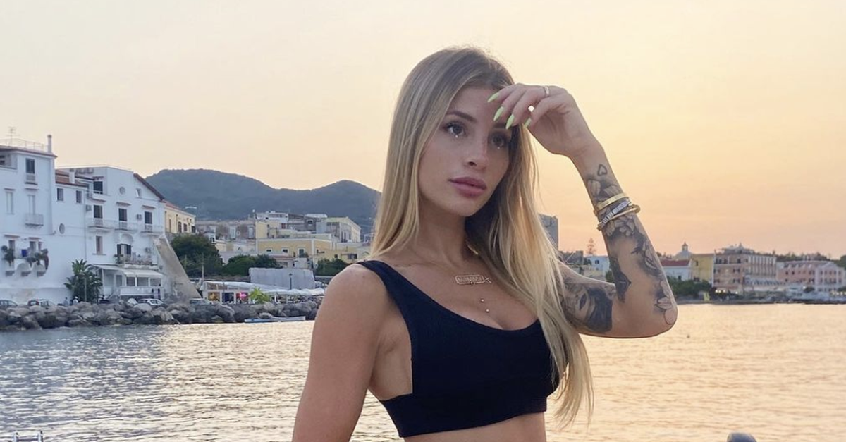 Chiara Nasti Ricordi Destate Sui Social Fisico Mozzafiato Per Lady