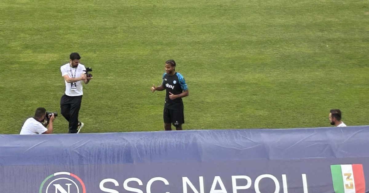 Gallery Il Primo Allenamento Di Cajuste Con La Maglia Del Napoli