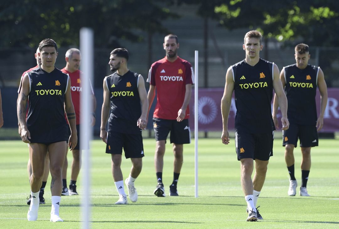 Roma Primo Allenamento A Trigoria Tutti I Giallorossi Al Lavoro