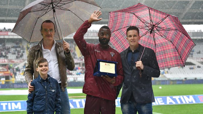 Toro News Award, Nkoulou premiato in campo come miglior granata della stagione Toro News Award, Nkoulou premiato in campo come miglior granata della stagione - immagine 1