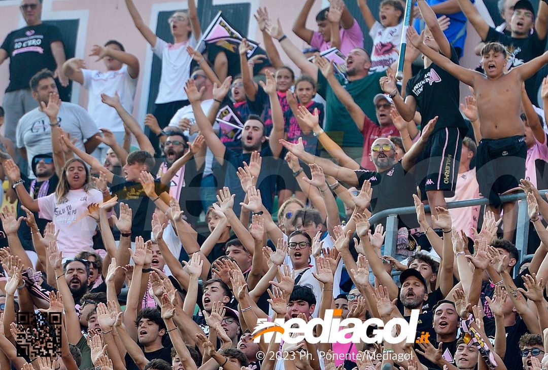 FOTOTIFO Palermo-Feralpisalò 3-0, gli scatti ai tifosi al “Renzo Barbera” (GALLERY) - immagine 95