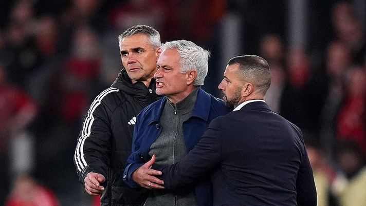 Real, Perez chiama Mourinho. L’ex Inter entusiasta, ma dovrà affrontare subito un problema - immagine 1