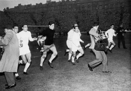 È morto José Emilio Santamaria: la leggenda del Real Madrid aveva 96 anni- immagine 2