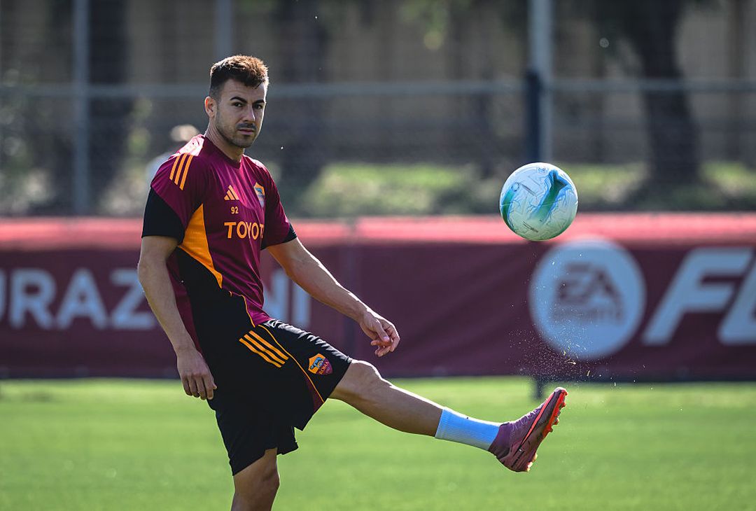 Trigoria, l’allenamento mattutino dei giallorossi – FOTO GALLERY - immagine 48