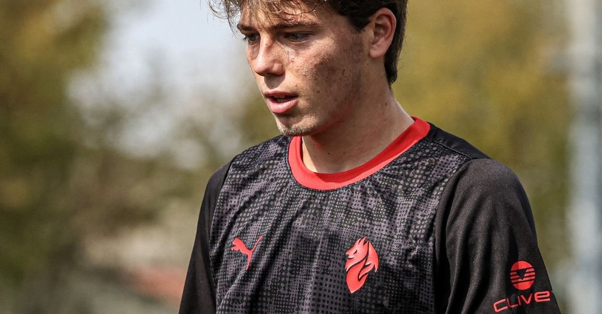 Milan, primo contratto da professionista per Filippo Plazzotta: il comunicato Milan, primo contratto da professionista per Filippo Plazzotta: il comunicato