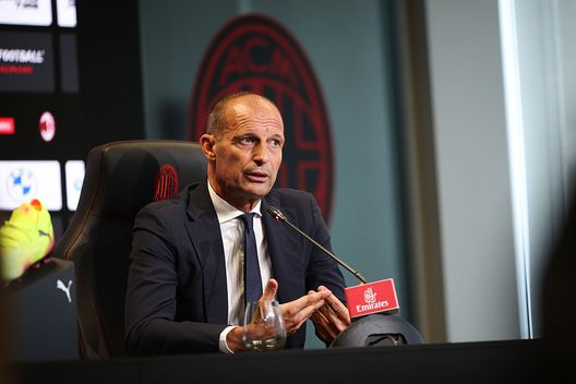 (Photo by Sara Cavallini/AC Milan via Getty Images) massimiliano-allegri-fikayo-tomori-conferenza-stampa-diretta-live-arsenal-milan-tv-news-dichiarazioni-foto-frasi-parole