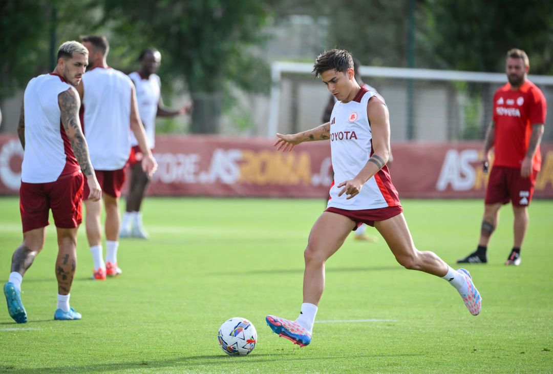 Roma, rifinitura a Trigoria alla vigilia di Cagliari: c’è Dybala – FOTO GALLERY- immagine 1