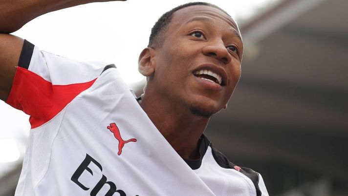 Calciomercato Milan, Estupinan verso la cessione: c'è Bologna e non solo