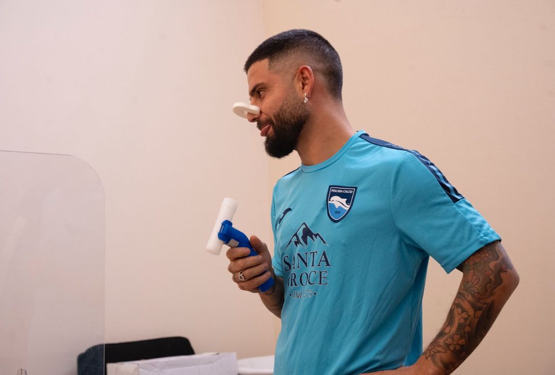 Pescara, sorrisi ed emozioni per Insigne alle visite mediche con i Delfini – GALLERY - immagine 2