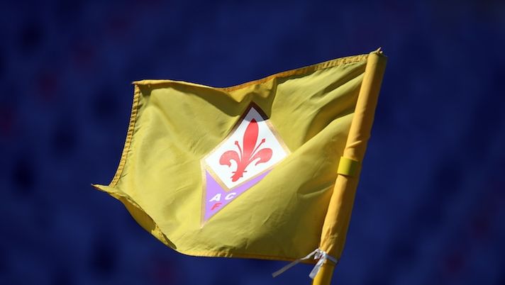 FLORENCE, ITALY - SEPTEMBER 05: The ACF Fiorentina flag is seen during the Women Serie A match between ACF Fiorentina and Juventus at Artemio Franchi on September 05, 2021 in Florence, Italy. (Photo by Alessandro Sabattini/Getty Images) Sky – Panchina Fiorentina, prende quota questo nome per il dopo Pioli: le ultimissime - immagine 1