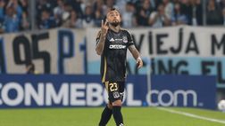 Vidal provoca i tifosi avversari e viene espulso: Colo-Colo fuori dalla Libertadores