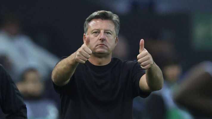 UDINE, ITALY - NOVEMBER 01: Kosta Runjaic, manager of Udinese, reacts during the Serie A match between Udinese Calcio and Atalanta BC at Stadio Friuli on November 01, 2025 in Udine, Italy. (Photo by Timothy Rogers/Getty Images) Runjaic: “La scelta su Davis e la sua gestione per domani! Zaniolo, Miller, Kristensen, Ekkelenkamp…” - immagine 1