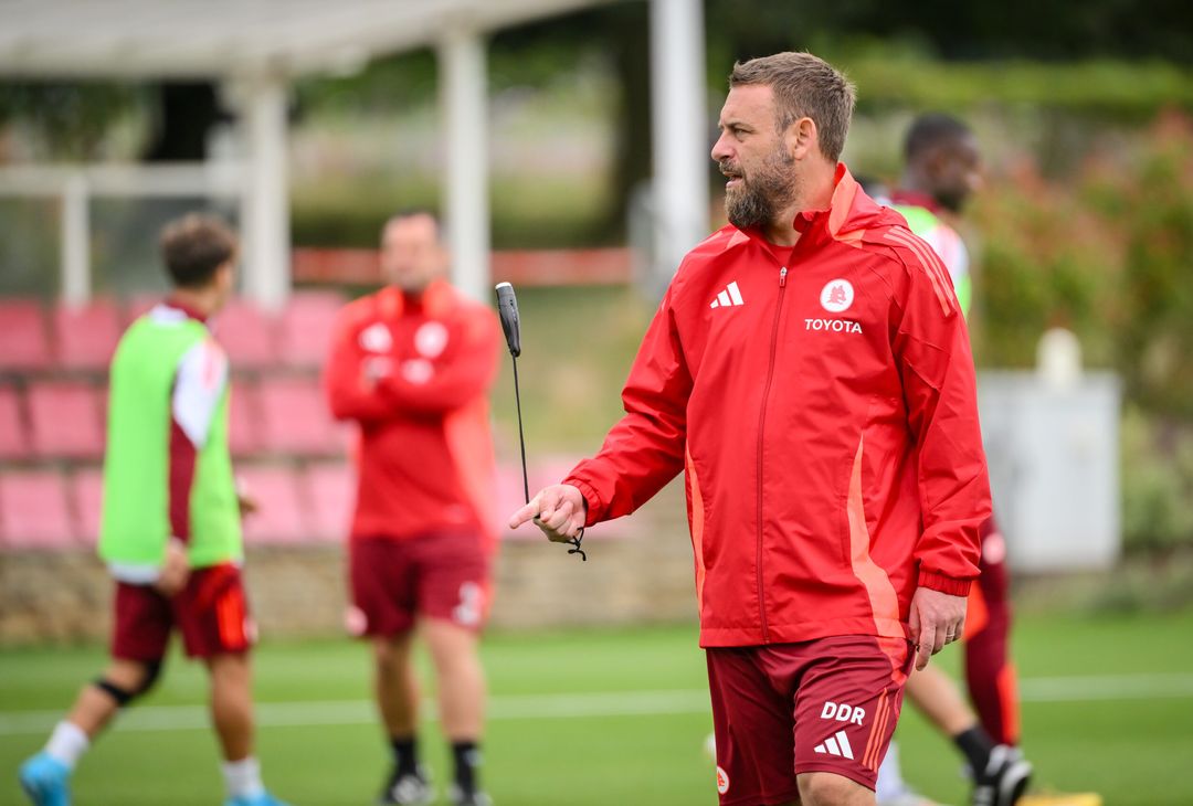 Roma, primo allenamento in Inghilterra per Dovbyk – FOTO GALLERY - immagine 30
