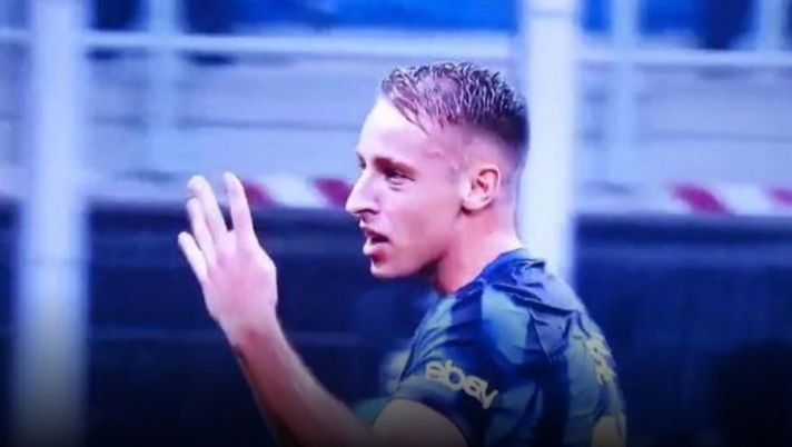 Frattesi come Totti fa godere gli interisti: gesto a Krunic. “Stai zitto, 4-1” – VIDEO - immagine 1
