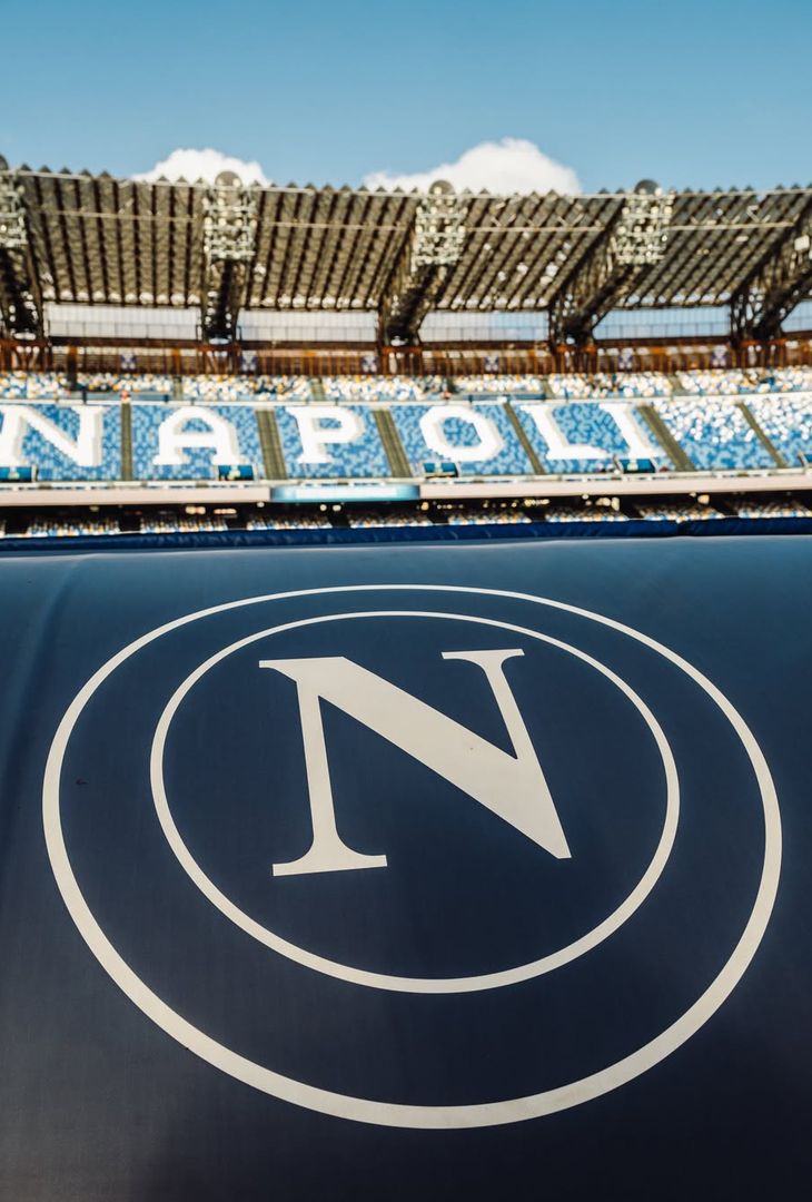 Circa un'ora e mezza separa Napoli-Bologna dal suo fischio d'inizio. In programma alle 20:45, la gara è valevole per la 36ª giornata di Serie A. Tale scontro avrà luogo sotto i riflettori dello stadio Diego Armando Maradona, di cui l'admin dei social azzurri ha pubblicato una sequenza di scatti via Instagram.