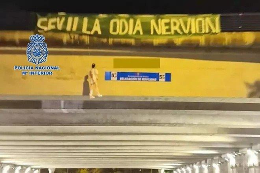 Siviglia, bambola appesa ad un ponte prima del derby e insulti razzisti a Vini: beccati i responsabili!- immagine 2