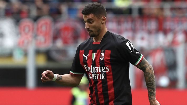 Rade Krunic (centrocampista AC Milan), qui durante Milan-Lecce 2-0 (Serie A 2022-2023) | News (Getty Images) Rade Krunic AC Milan Milan-Lecce 2-0 Serie A 2022-2023