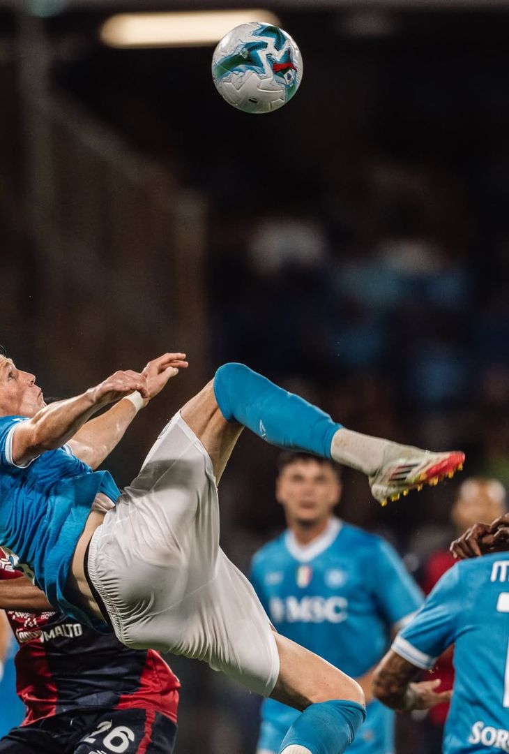 Trofei alzati, esultanze, abbracci, battaglie: il Napoli rivive il 2025 – LA GALLERY - immagine 12