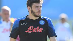 Kvaratskhelia-Napoli, braccio di ferro sul rinnovo e distanza sulla clausola