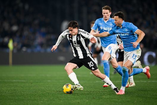 NAPOLI, ITALIA - 25 GENNAIO: Kenan Yildiz della Juventus durante la partita di Serie A tra Napoli e Juventus allo Stadio Diego Armando Maradona il 25 gennaio 2025 a Napoli, Italia. (Foto di Daniele Badolato - Juventus FC/Juventus FC via Getty Images) Il Napoli ospita la Juventus: il pronostico di DDD per il big match del Maradona- immagine 2