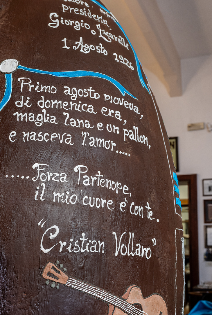 Un uovo da record per celebrare il centenario del Napoli