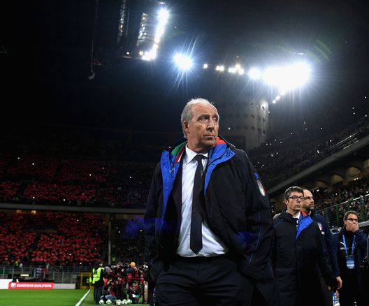 Il commissario tecnico dell'Italia, Gian Piero Ventura, durante partita di ritorno dei play-off di qualificazione alla Coppa del Mondo FIFA 2018 contro la Svezia allo stadio San Siro, il 13 novembre 2017 a Milano, Svezia. (Foto di Claudio Villa/Getty Images) Un Mondiale per l’Italia! Azzurri tra sogno e assenza cercano la qualificazione per il 2026- immagine 3