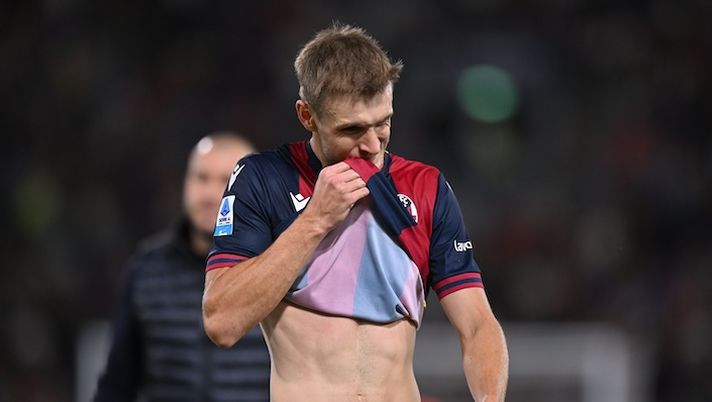 BOLOGNA, ITALY - SEPTEMBER 28: Stefan Posch of Bologna reacts during the Serie A match between Bologna and Atalanta at Stadio Renato Dall'Ara on September 28, 2024 in Bologna, Italy. (Photo by Alessandro Sabattini/Getty Images) Ieri Posch sostituito nei minuti finali: condizioni da valutare, la speranza del Bologna - immagine 1