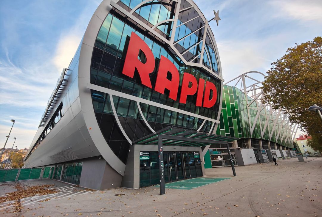 FOTO VN – Prime immagini da Vienna: spunta anche un adesivo “Viola m***a”- immagine 1