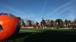 Oggi a Milanello, le foto: Igli Tare presente, Athekame in gruppo