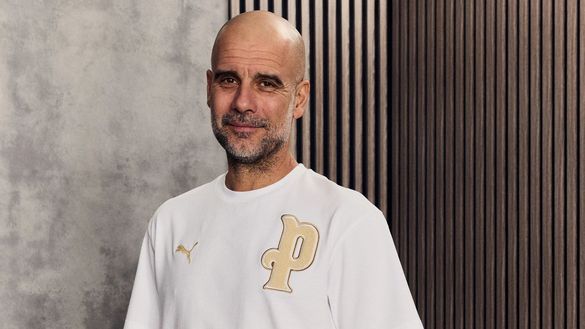 Vesti come Pep: il Manchester City lancia la collezione dedicata a Guardiola- immagine 5