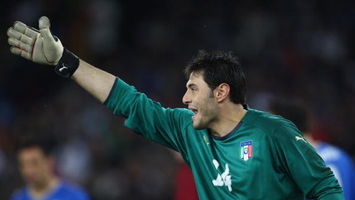 ZURICH, SWITZERLAND - FEBRUARY 06: Marco Amelia of Italy  is seen during  the International Friendly match between Italy and Portugal at the Letzigrund Stadium on February 6, 2008 in Zurich, Switzerland.  (Photo by Michael Steele/Getty Images)  Amelia Donnarumma Spalletti