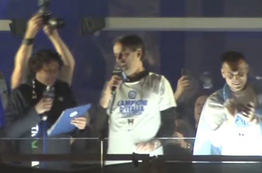 Scudetto, delirio Inter. Inzaghi: “Meritato”. Calhanoglu, Barella e Dimarco mattatori - immagine 2