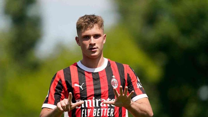 Scotti: 'Un onore indossare la maglia del Milan. Il paragone con Inzaghi ...'