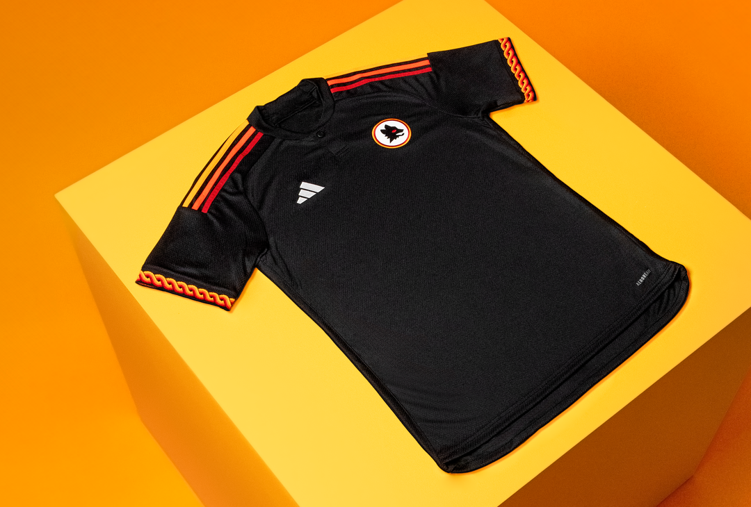 Roma, ecco la nuova terza maglia firmata Adidas – FOTO GALLERY - immagine 2