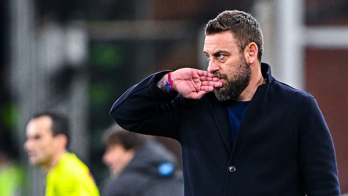 GENOA, ITALY - FEBRUARY 7: Daniele De Rossi, head coach of Genoa, reacts during the Serie A match between Genoa CFC and SSC Napoli at Stadio Luigi Ferraris on February 7, 2026 in Genoa, Italy. (Photo by Simone Arveda/Getty Images) de rossi genoa