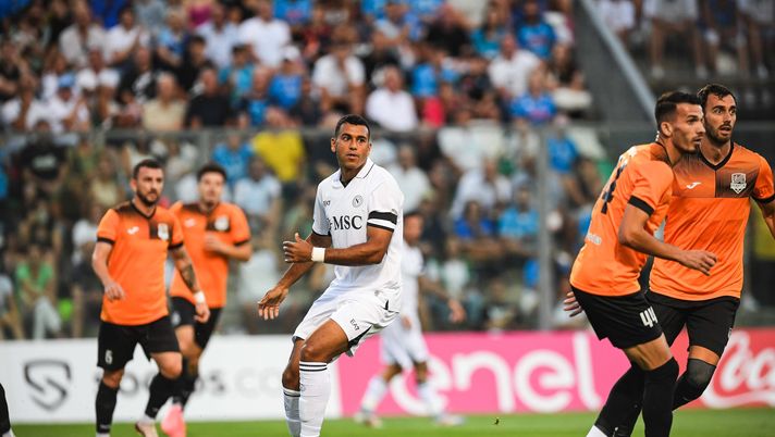 CASTEL DI SANGRO, ITALY - JULY 28: SSC Napoli player Walid Cheddira in action during the friendly match between SSC Napoli and KF Egnatia at Teofilo Patini Stadium on Jul 28, 2024 in Castel di Sangro, Aquila, Italy. (Photo by SSC Napoli/Getty Images) Cheddira, nel mirino di un club di A: in caso d’addio Simeone resta a Napoli – KKN - immagine 1