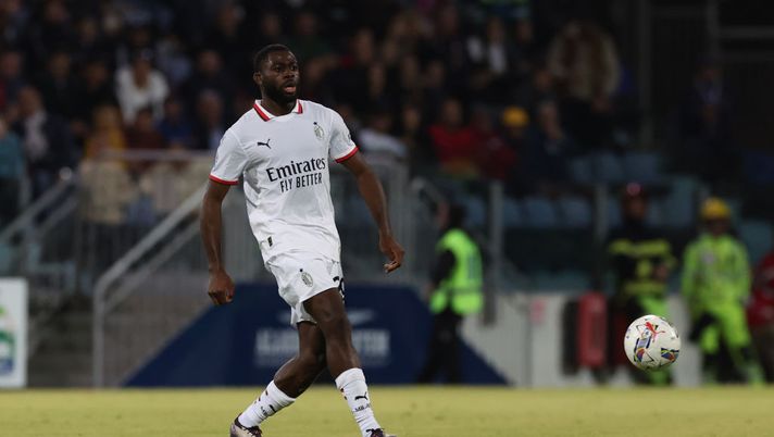 CAGLIARI, ITALY - NOVEMBER 09: Youssouf Fofana of AC Milan in action during the Serie A match between Cagliari and Milan at Sardegna Arena on November 09, 2024 in Cagliari, Italy. (Photo by Claudio Villa/AC Milan via Getty Images) PIER…LA VERITA’ – Ok pareggiare dopo Madrid, ma non così! - immagine 1