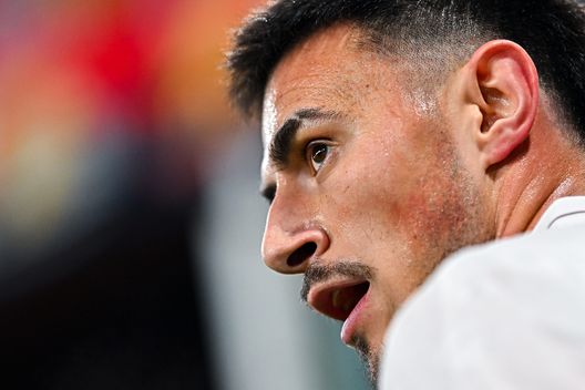 GENOA, ITALY - FEBRUARY 7: Eljif Elmas of Napoli looks on during the Serie A match between Genoa CFC and SSC Napoli at Stadio Luigi Ferraris on February 7, 2026 in Genoa, Italy. (Photo by Simone Arveda/Getty Images)