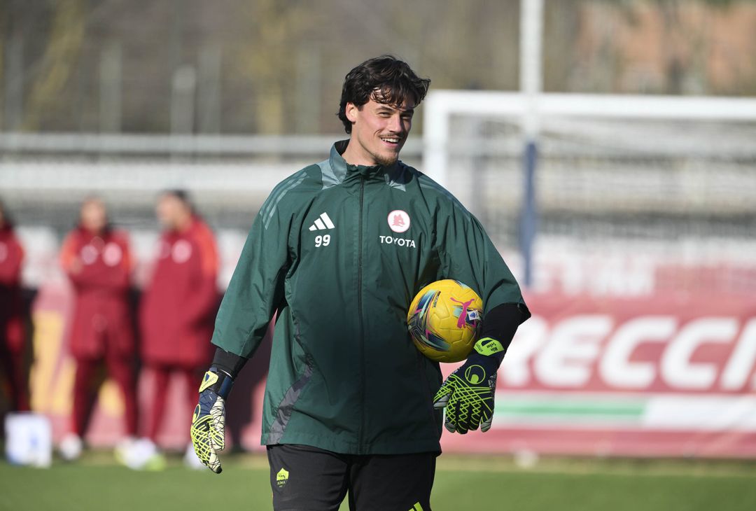 Roma in campo per preparare la sfida con il Genoa – FOTOGALLERY - immagine 5