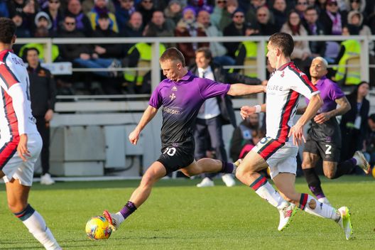 GERMOGLI PH: 2 FEBBRAIO 2025 FIRENZE STADIO ARTEMIO FRANCHI SERIE A FIORENTINA VS GENOA NELLA FOTO GUDMUNDSSON Gudmundsson