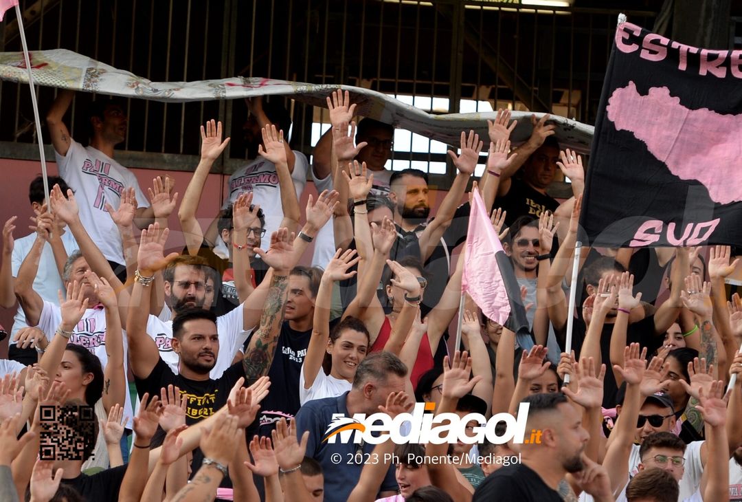 FOTOTIFO Palermo-Feralpisalò 3-0, gli scatti ai tifosi al “Renzo Barbera” (GALLERY) - immagine 74