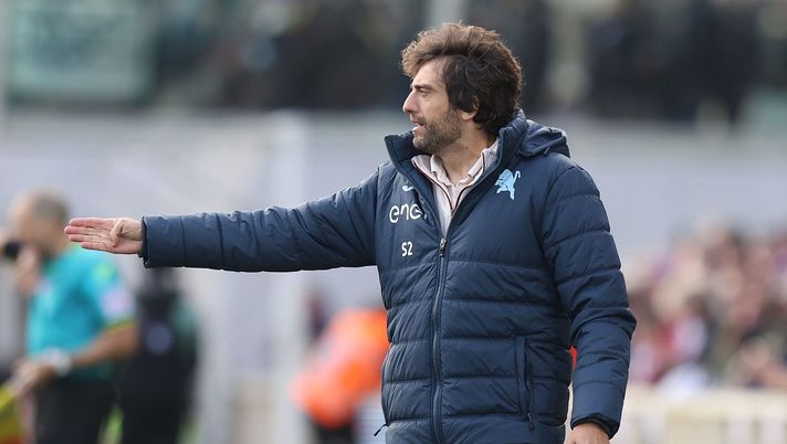 FLORENCE, ITALY - JANUARY 19: Lino Filipe Neves Godinho, vice manager of Torino FC during the Serie A match between Fiorentina and Torino at Stadio Artemio Franchi on January 19, 2025 in Florence, Italy. (Photo by Gabriele Maltinti/Getty Images) UFFICIALE – Serie A, sette gli squalificati: c’è anche il vice di Vanoli! Il motivo - immagine 1