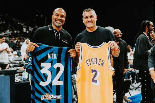 Vieri, problemi col fisco? Lui sbotta: “Solo falsità, ora denuncio: notizie diffamatorie”- immagine 3