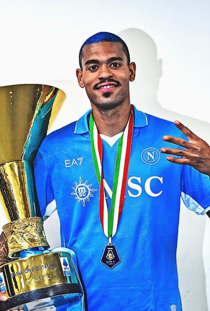 GALLERY Una coppa, mille emozioni: i ritratti dei campioni azzurri col trofeo - immagine 10