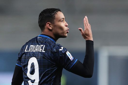 BERGAMO, ITALIA - 18 DICEMBRE: Luis Muriel dell'Atalanta BC festeggia dopo aver segnato il primo gol della propria squadra durante la partita di Serie A TIM tra Atalanta BC e US Salernitana allo stadio Gewiss il 18 dicembre 2023 a Bergamo, Italia. (Foto di Emilio Andreoli/Getty Images)
