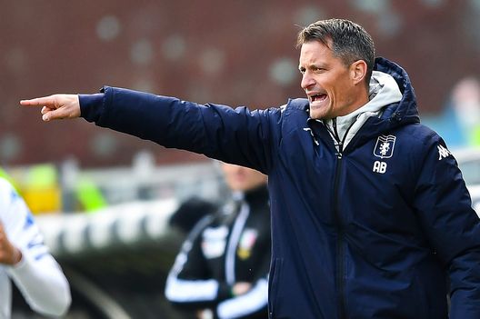GENOA, ITALY - MARCH 6: Alexander Blessin head coach of Genoa reacts during the Serie A match between Genoa CFC and Empoli FC at Stadio Luigi Ferraris on March 6, 2022 in Genoa, Italy. (Photo by Getty Images) Genoa: nonostante l’infermeria affollata, è di Blessin l’attuale migliore difesa- immagine 2
