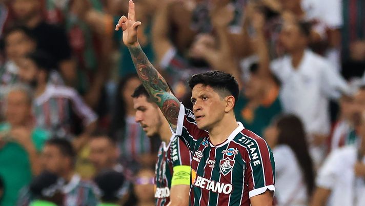 RIO DE JANEIRO, BRAZIL - SEPTEMBER 27: Germán Cano of Fluminense celebrates after scoring the team's second goal during a Copa CONMEBOL Libertadores 2023 match between Fluminense and Internacional at Maracana Stadium on September 27, 2023 in Rio de Janeiro, Brazil. (Photo by Buda Mendes/Getty Images) Copa Libertadores: Cano segna un altro gol, e ora… insidia Haaland! - immagine 1