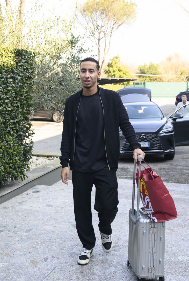 Gourna-Douath, Nelsson e Salah-Eddine: i primi scatti in giallorosso – FOTO GALLERY - immagine 4