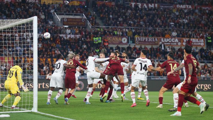 Roma-Milan 1-0 (45'), è notte fonda: avvio shock, poi la follia di Gimenez